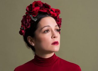 Natalia Lafourcade en concierto con su primer álbum «De todas las flores» Natalia Lafourcade