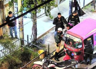 Huamanga: Personal de Serenazgo Intervino a Dos Sujetos que Presuntamente Habrían Arrebatado Celular a Una Ciudadana. Personal de Serenazgo Intervino a Dos Sujetos que Presuntamente Habrían Arrebatado Celular a Una Ciudadana